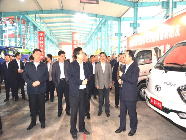 市新旧动能转换重大项目推进会杏彩体育集团科普教育基地举行观摩